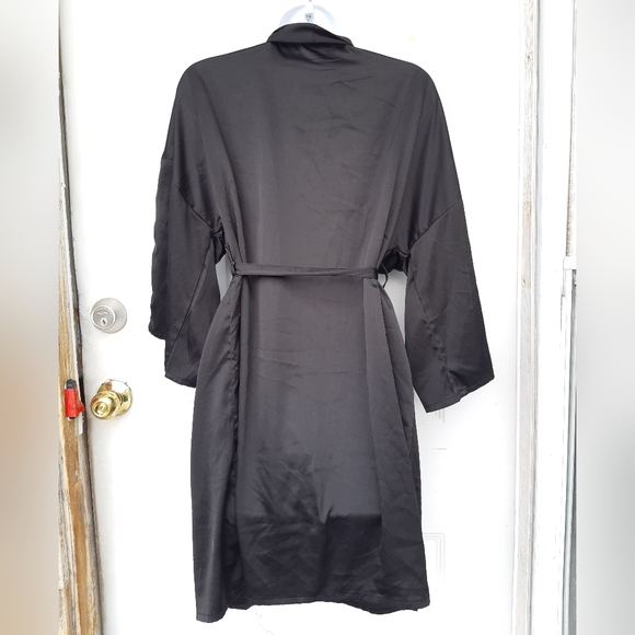 Lace Trim Robe - Picture 2 of 8